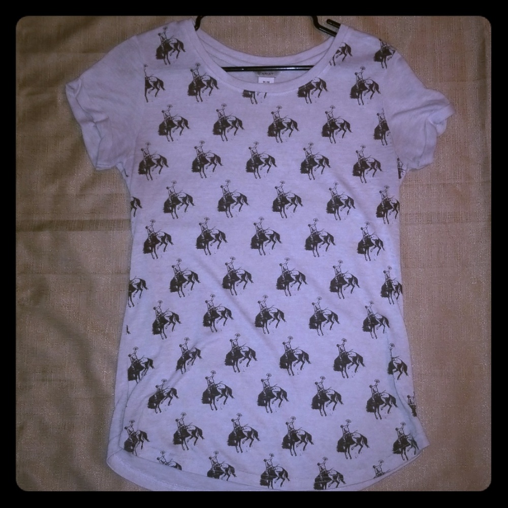 Woman's Ariat top